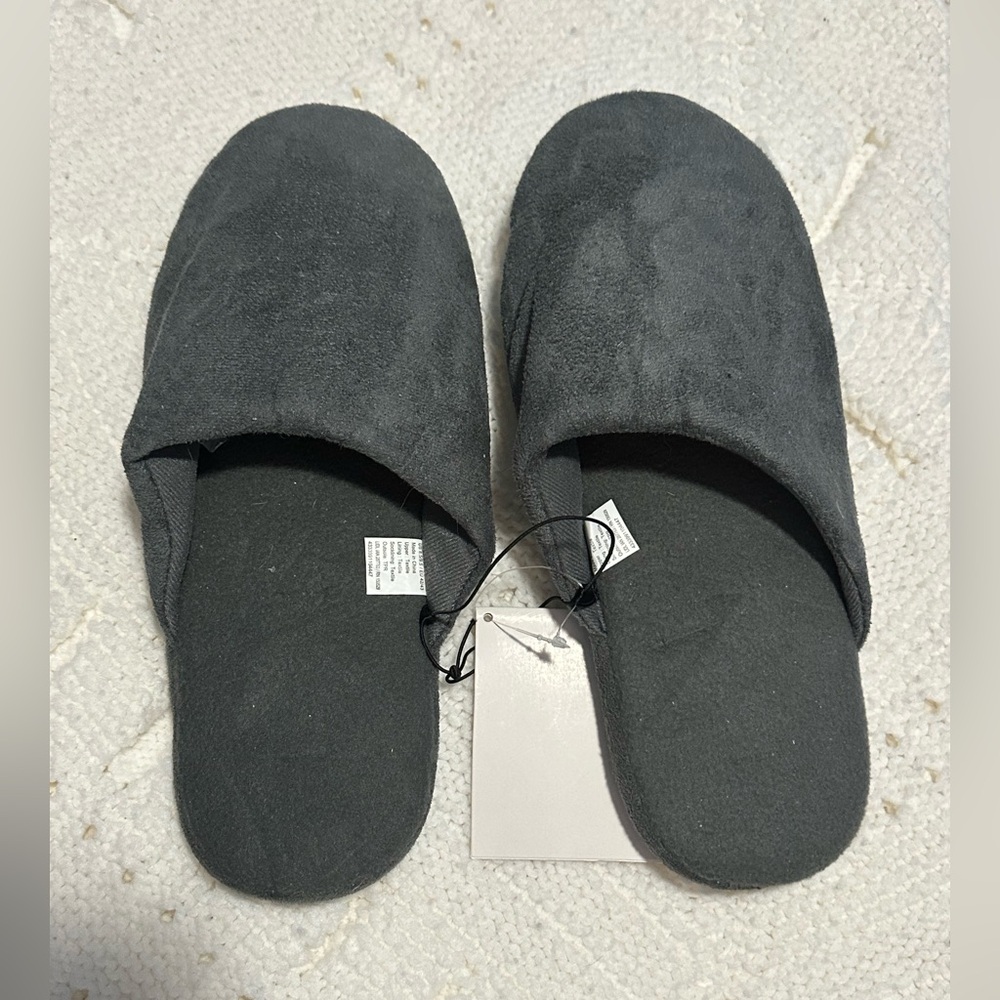 Cozy Gray Felt Slippers by Livergy